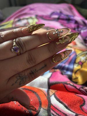 It was easy to book an appointment online & my nails look amazing! I will definitely be coming back with Bryan to do my nails!