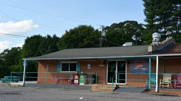 TJ's Cafe