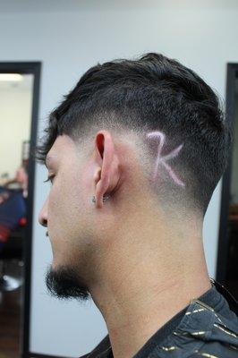 Low fade w/ design