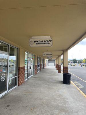 Woods Corner Shopping Center