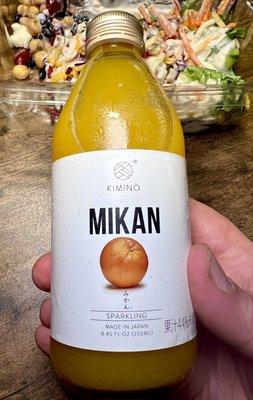 Hmm, tastes like mandarin orange, not bad, I much prefer the Yuzu and Ume drinks from Kimino