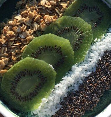 Hulk Bowl love fresh kiwi