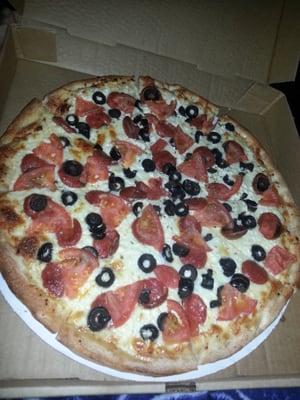 Do you know how hard it is to hold back digging into a pizza just to take a picture?  The struggle was real! Great pizza!