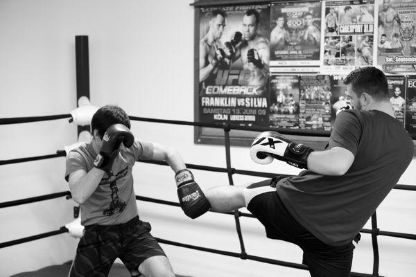 Kickboxing "Scoop Block"