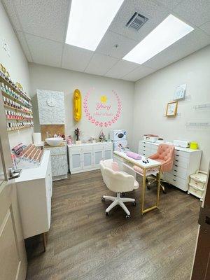 Young Nail Studio