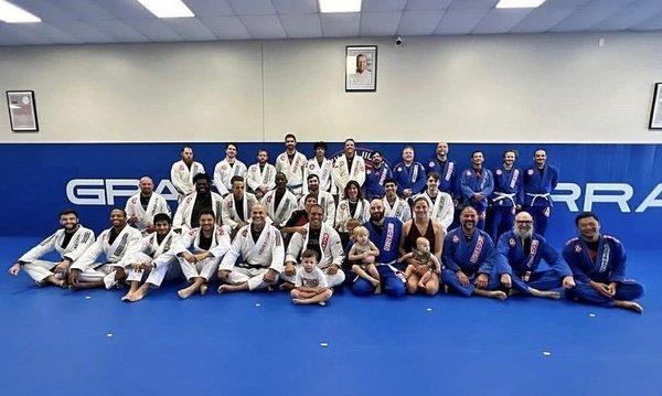 The special class to help fundraise for a great cause this weekend (swiped from Instagram (@gbgeorgetown). I'm in the middle! :D