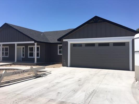 18x8 long panel with Windows