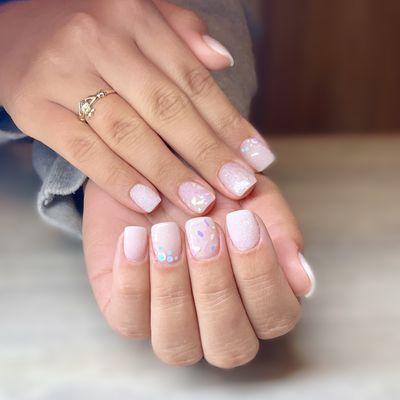 Dip on natural nails by Jean.