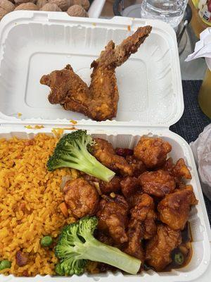 General taso chicken with 4 fried chicken wings.