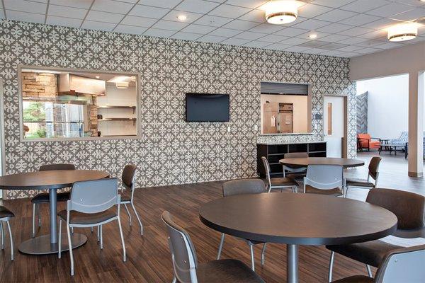 Restaurant-Style Dining