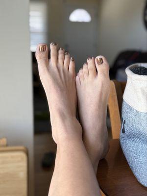 The salon is clean , the staff is friendly & atmosphere ever welcoming! Kimberly does my feet and she always does an incredible job!