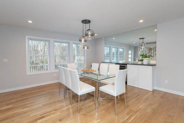 Dining room
#family#dinner#party