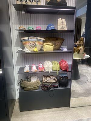 I love purses and I'm looking for a certain one