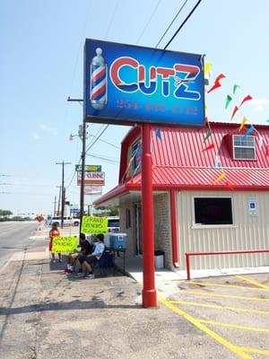 Cutz Grand Opening