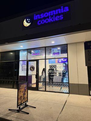 Insomnia Cookies