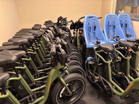 E-bike rental with children is possible with our e-bike + child seat and e-bike + passenger seat