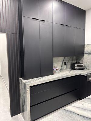 Custom-made kitchen cabinet flat panel