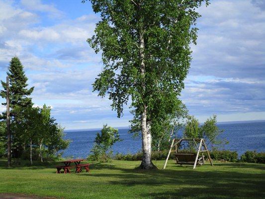 Thomsonite Beach Inn & Suites