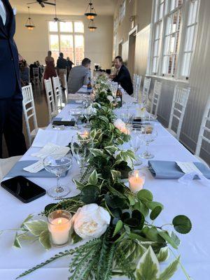 Delicate floral runner