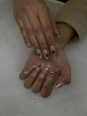 Daisies Nails Studio