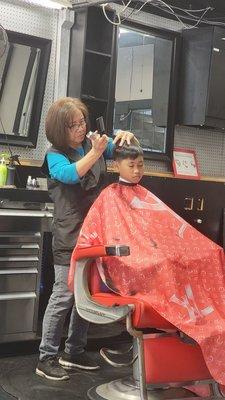 American Deluxe Barbershop