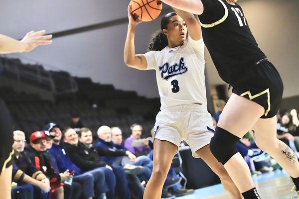 UNR Women's Basketball (c)HPM PHOTO