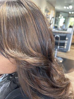 Nicely textured, golden brunette