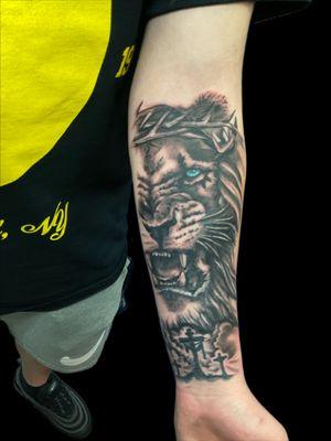 lion , house of misfits tattoo, liz manzolini