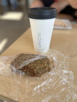 Hazelnut latte / banana bread