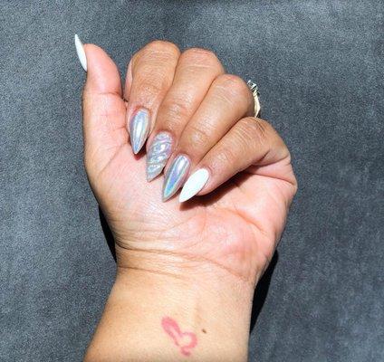 I love chenda! She is the best nail tech I've ever had.