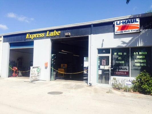 Xpress Lube
Looking for an alternative to the dealership experience? We were voted #1 in customer satisfaction! Come see why.