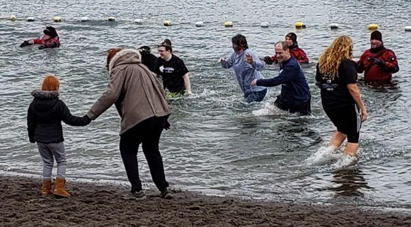 Some jerk was splashing his friend... oh wait. That was me... bwahaha