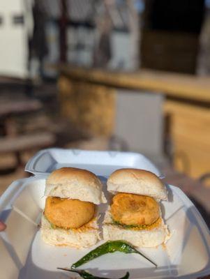 Zatka Vada Pav
