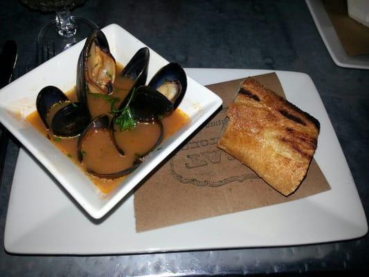 Meat & Potatoes, Mussel Brodo with grilled baguette. Delicious! #PgHRestaurantWk