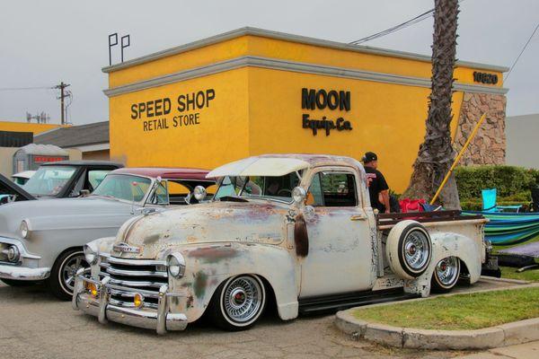 Mooneyes USA,located in Santa Fe Springs California,has been supplying the best auto racing parts and services since 1950!