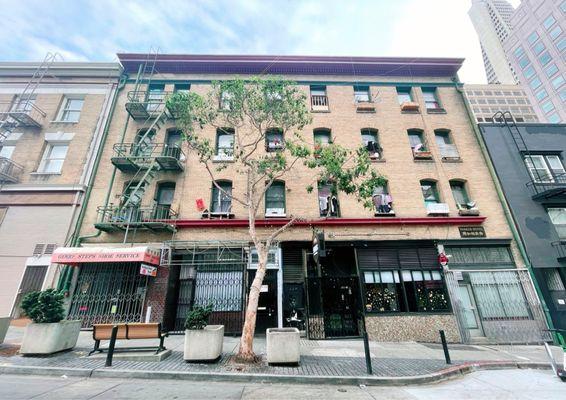 684 Emperor Norton Pl.