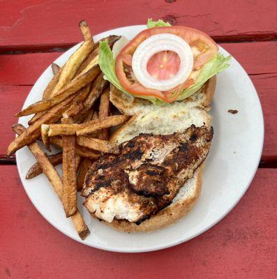 Harbor Restaurant, Bar & Marina