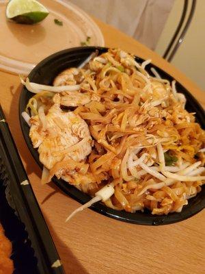 Chicken pad thai