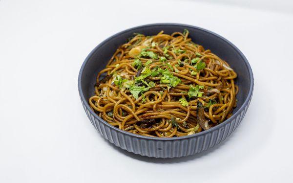 Chowmein - wok-tossed noodles loaded with flavor, veggies, and love!
Vegan chowmein
Chicken chowmein