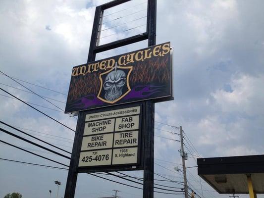 Signs across from Bonwood