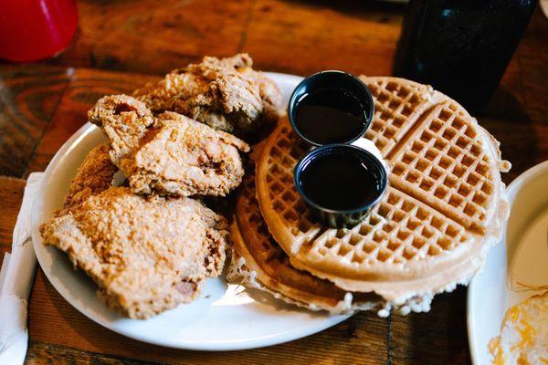 Lo-Lo's Chicken & Waffles