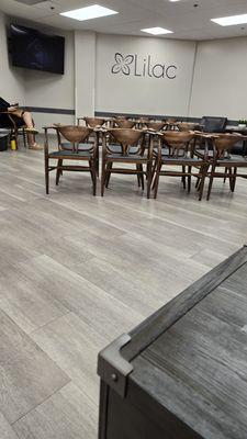 Nice waiting room with plenty of seating.