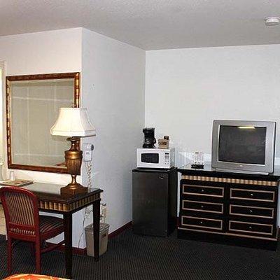 Golden Wheat Budget Host Inn Junction City Room