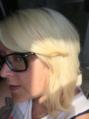 Alexandra's Unisex Beauty Salon