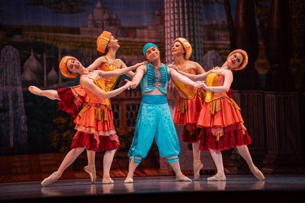 Dancers of Ballet Fantastique in Aladdin: The Rock Opera / Erin Beltran