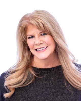 Darlene Kluck - Principal & Broker Associate Echelon Property Group