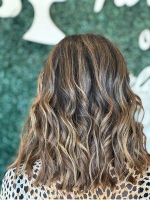 kera tip extensions. Arpineh matched the color to the T. It was blended and the extension color put dimension in my hair.