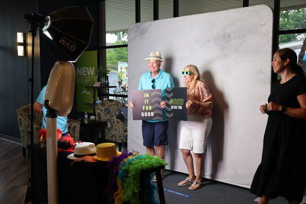 Foxes Photo Booth & 360 Booth