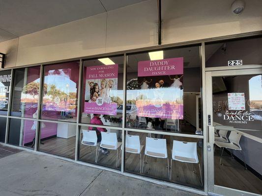 The outside of the Ballet school