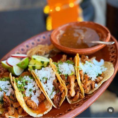 Los Molcajetes Restaurant